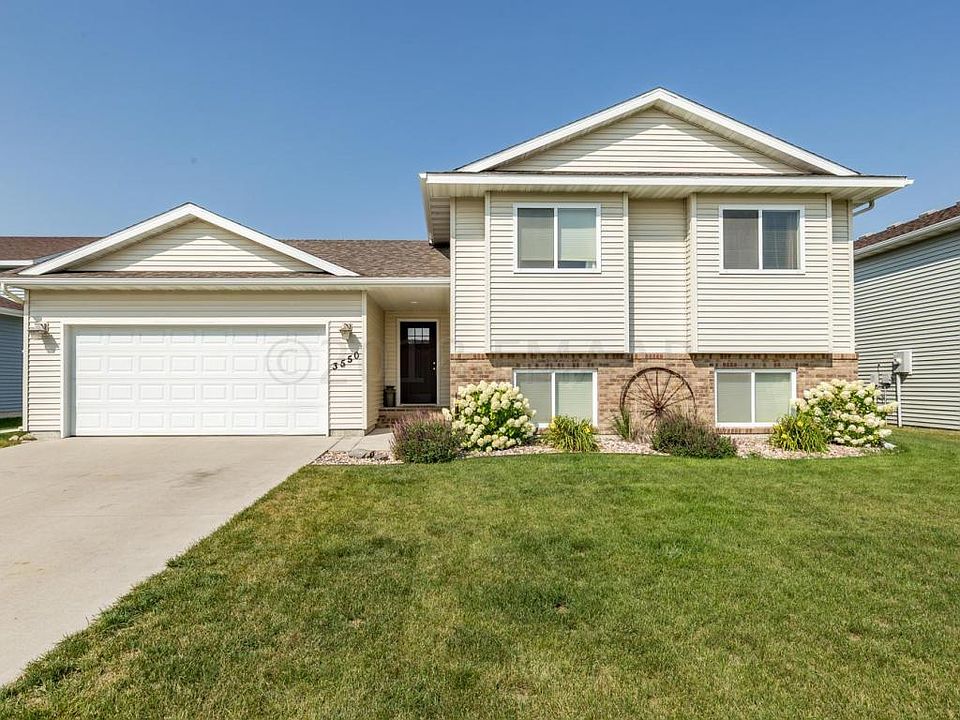 1st image of 3550 8th St E