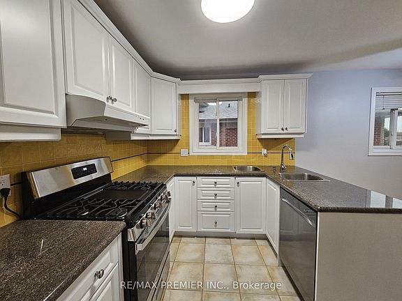4th image of 99 Albany Dr