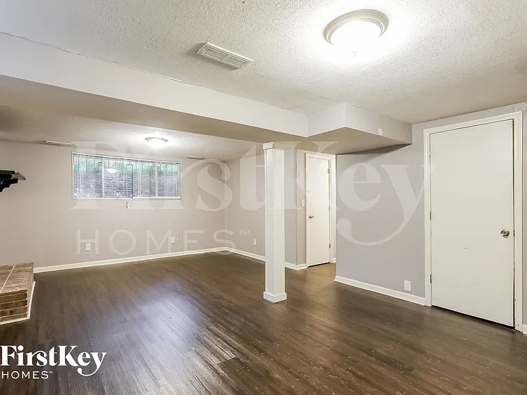 1004 SW 14th Ter — Photo 8