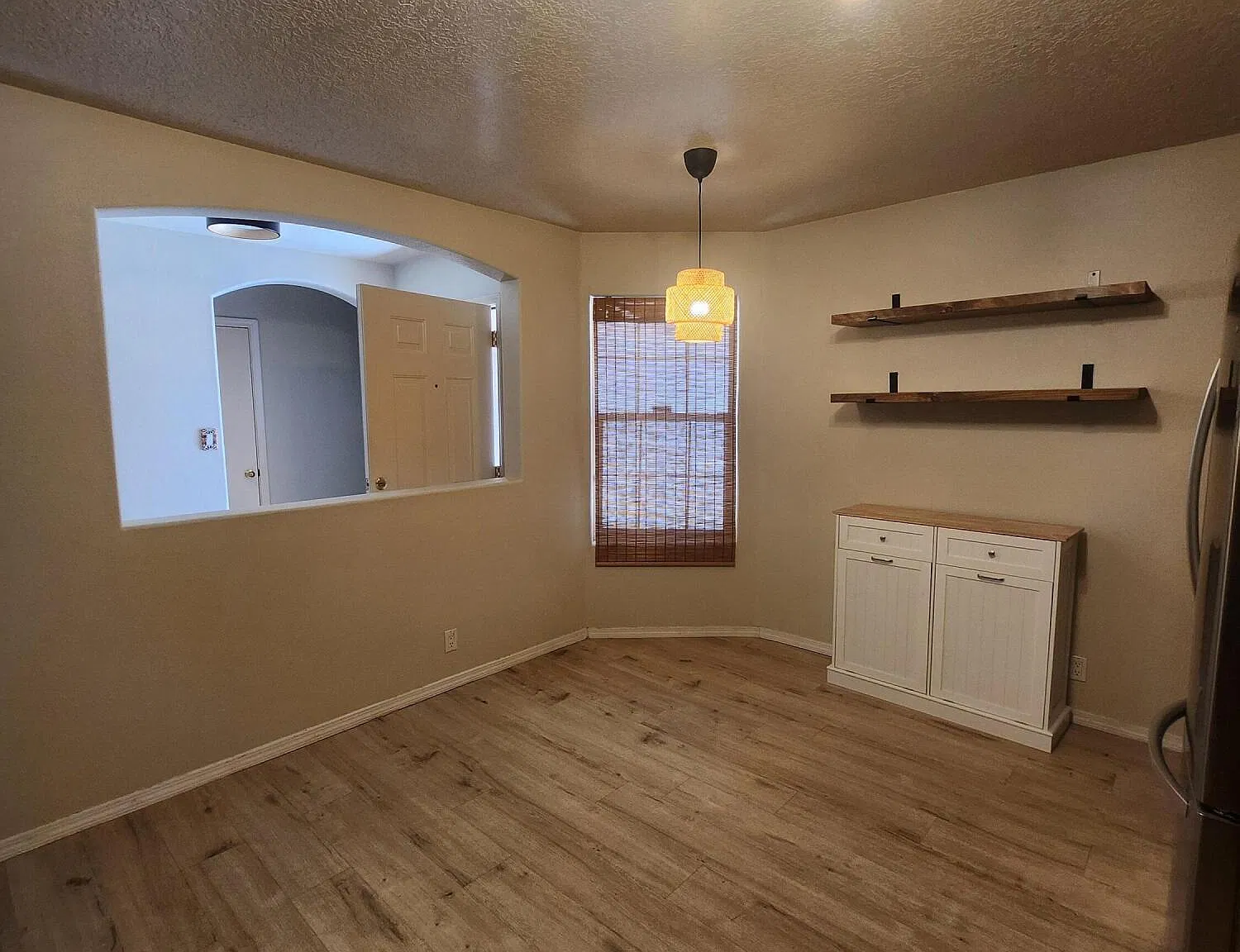 3 bed, 2.0 bath, 1511 sqft, $1,800 — Photo 4