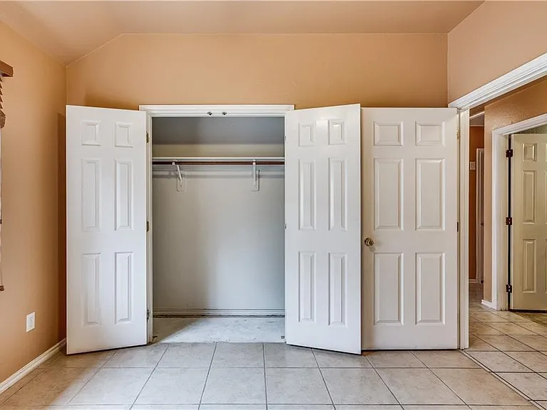 3427 Bellville Dr — Photo 10