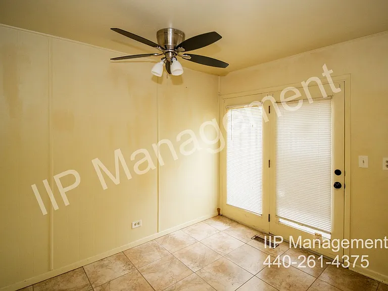 11 Trenton Sq #T-28 — Photo 12