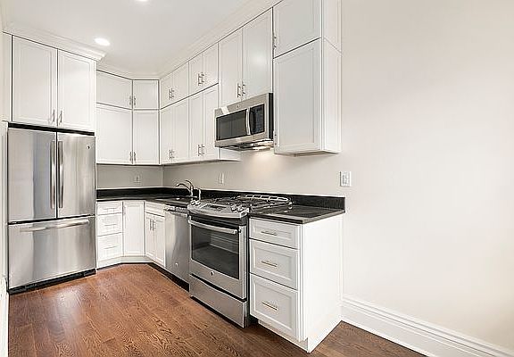 3rd image of 306 Bleecker St APT 4
