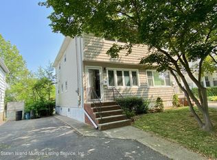 113 E Raleigh Ave, Staten Island, NY 10310