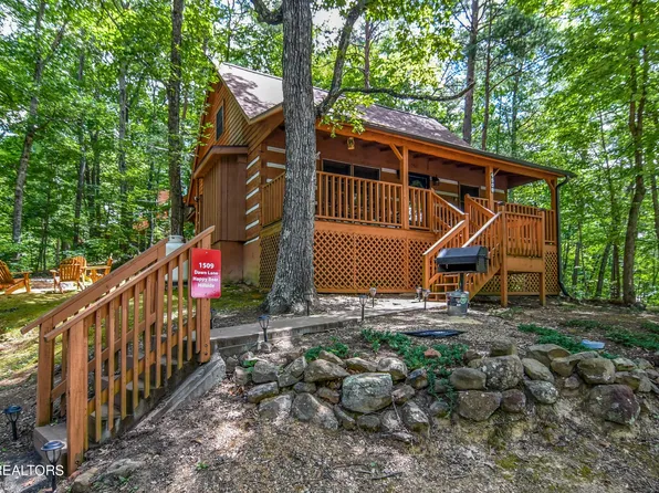 1509 Dawn Ln, Sevierville, TN 37876