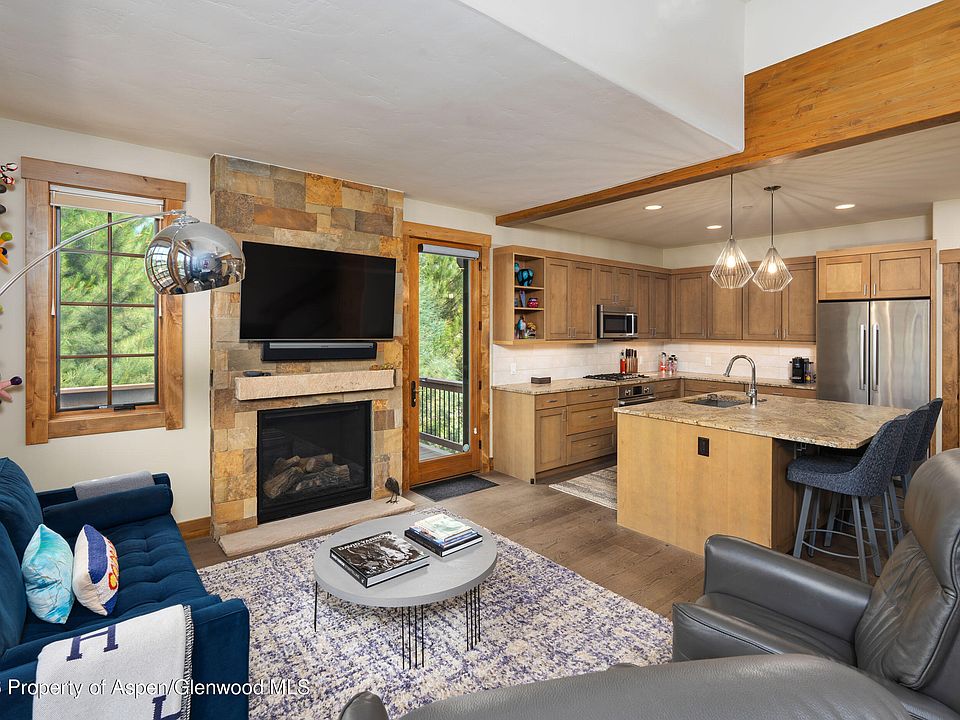 1st image of 220 Overlook Rdg