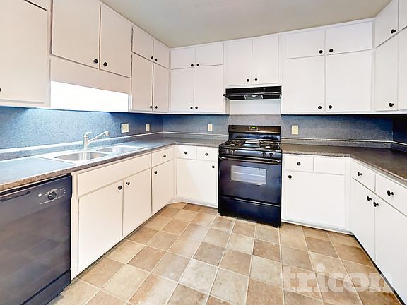 5th image of 5054 Stoney Point Ln