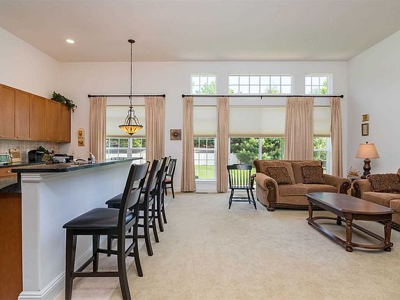 4th image of 51 Hamlet Woods Dr