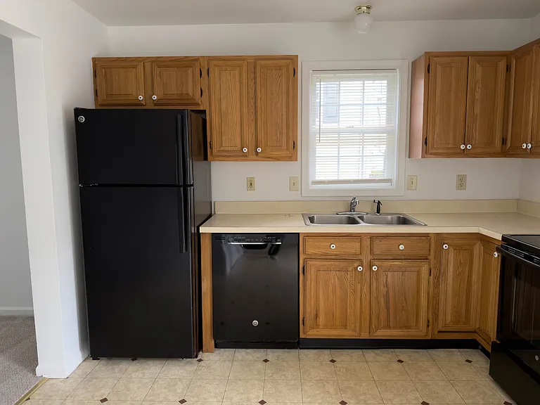 80 Diller Ave #4 — Photo 7