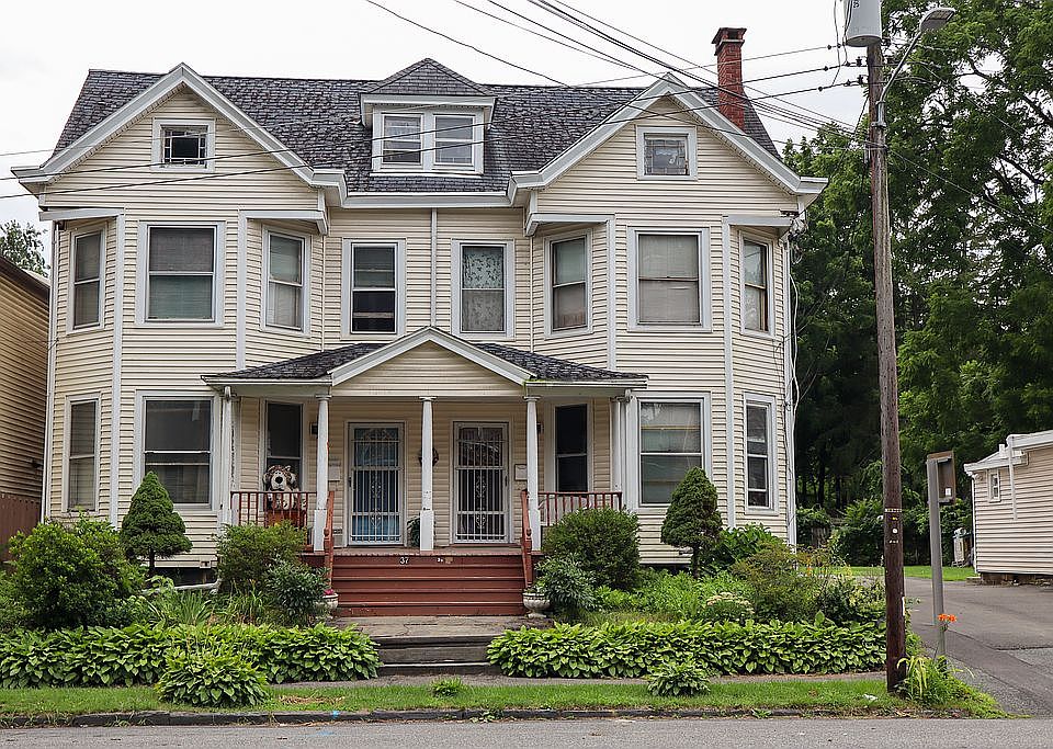 1st image of 37 Clinton Ave
