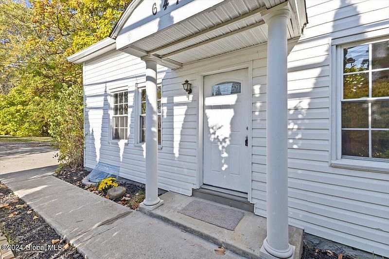 2nd image of 647 Saratoga Road