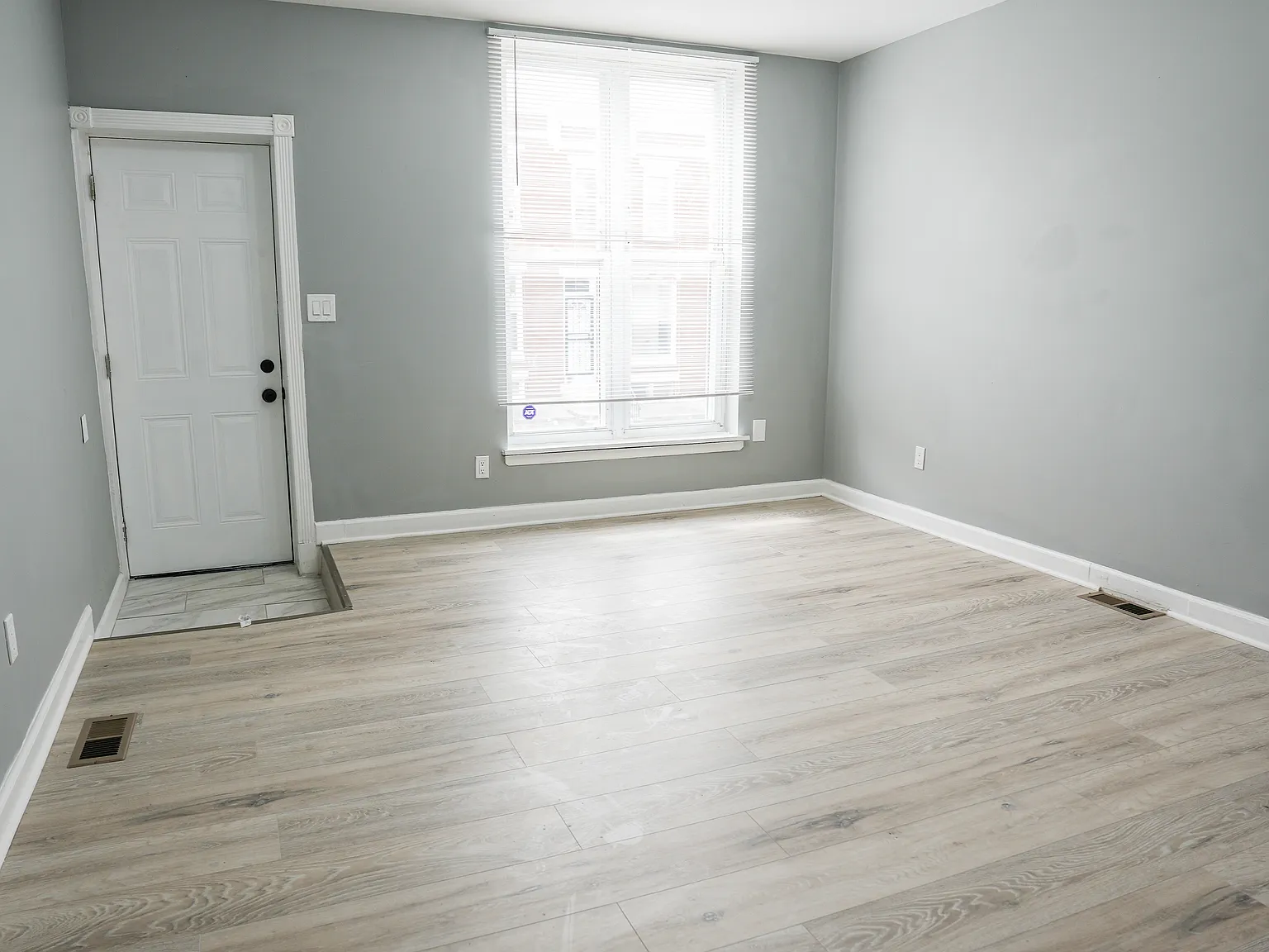 2 bed, 1.5 bath, $2,100 — Photo 3