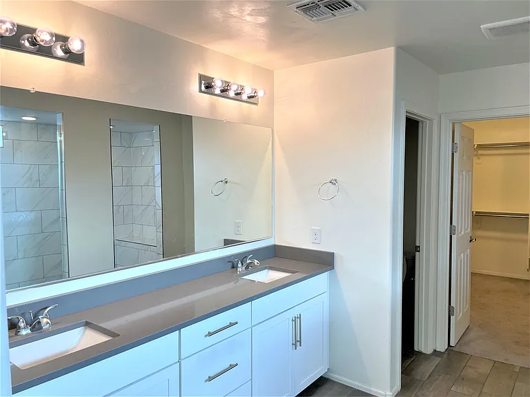 9450 N Andrina Dr — Photo 41