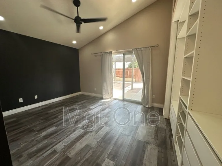 543 Prairie Way — Photo 9