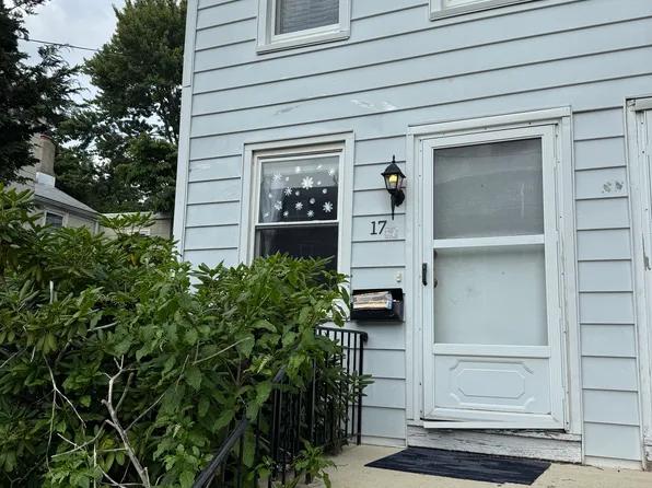17-19 Burd St, Pennington, NJ 08534