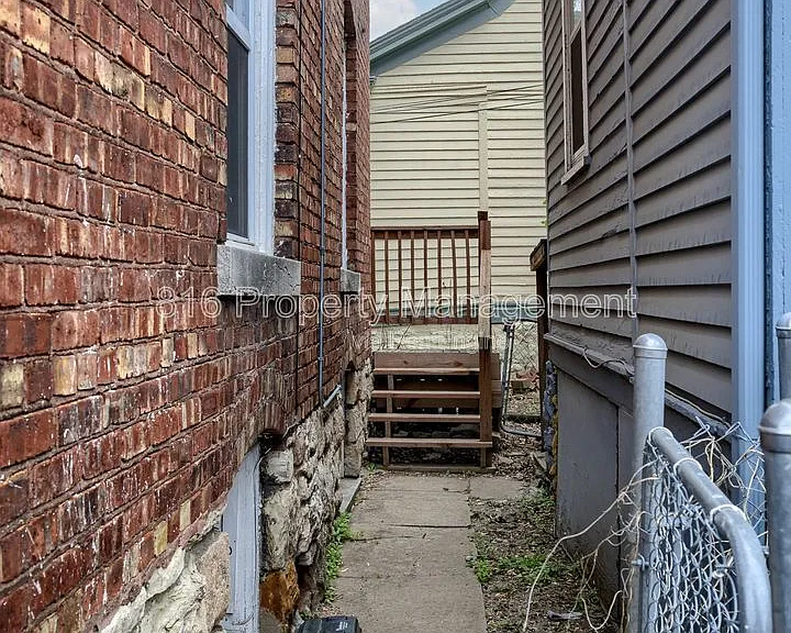 3233 Charlotte St #2S — Photo 13
