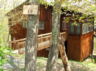 12 Porter Dr, Bushkill, PA 18324