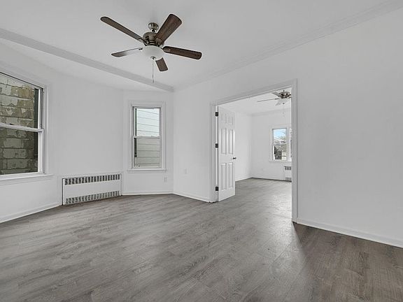 3rd image of 33 E 42nd St Floor 3
