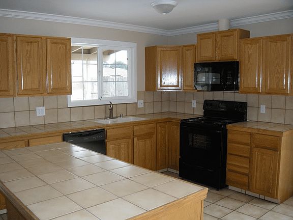 4th image of 860 Wentworth Ave