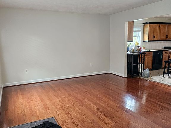 4th image of 355 Warren St NW