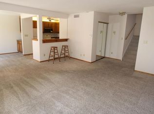 2250 W Good Hope Rd UNIT 34, Glendale, WI 53209