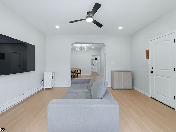 2nd image of 42 Lawrence St