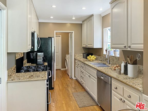 4th image of 2428 Beverwil Dr