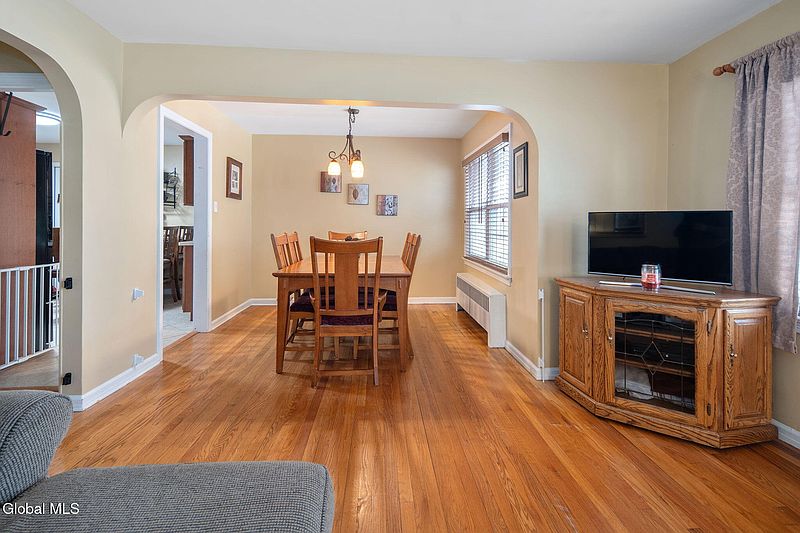 5th image of 52 Hanes Street