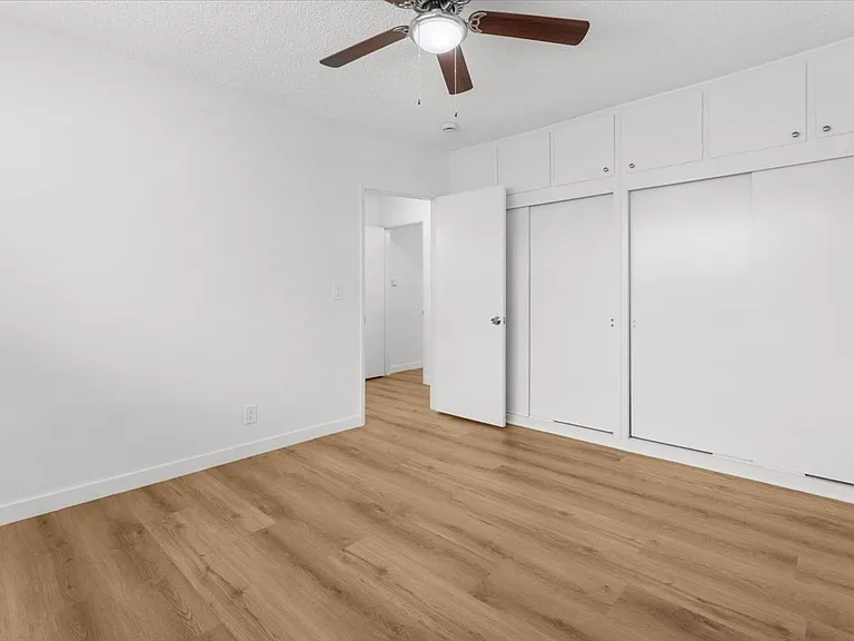 4458 Woodman Ave #8 — Photo 13