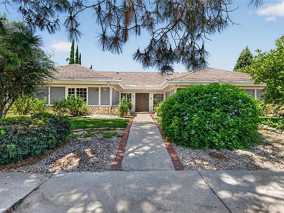 3rd image of 10749 Melvin Ave