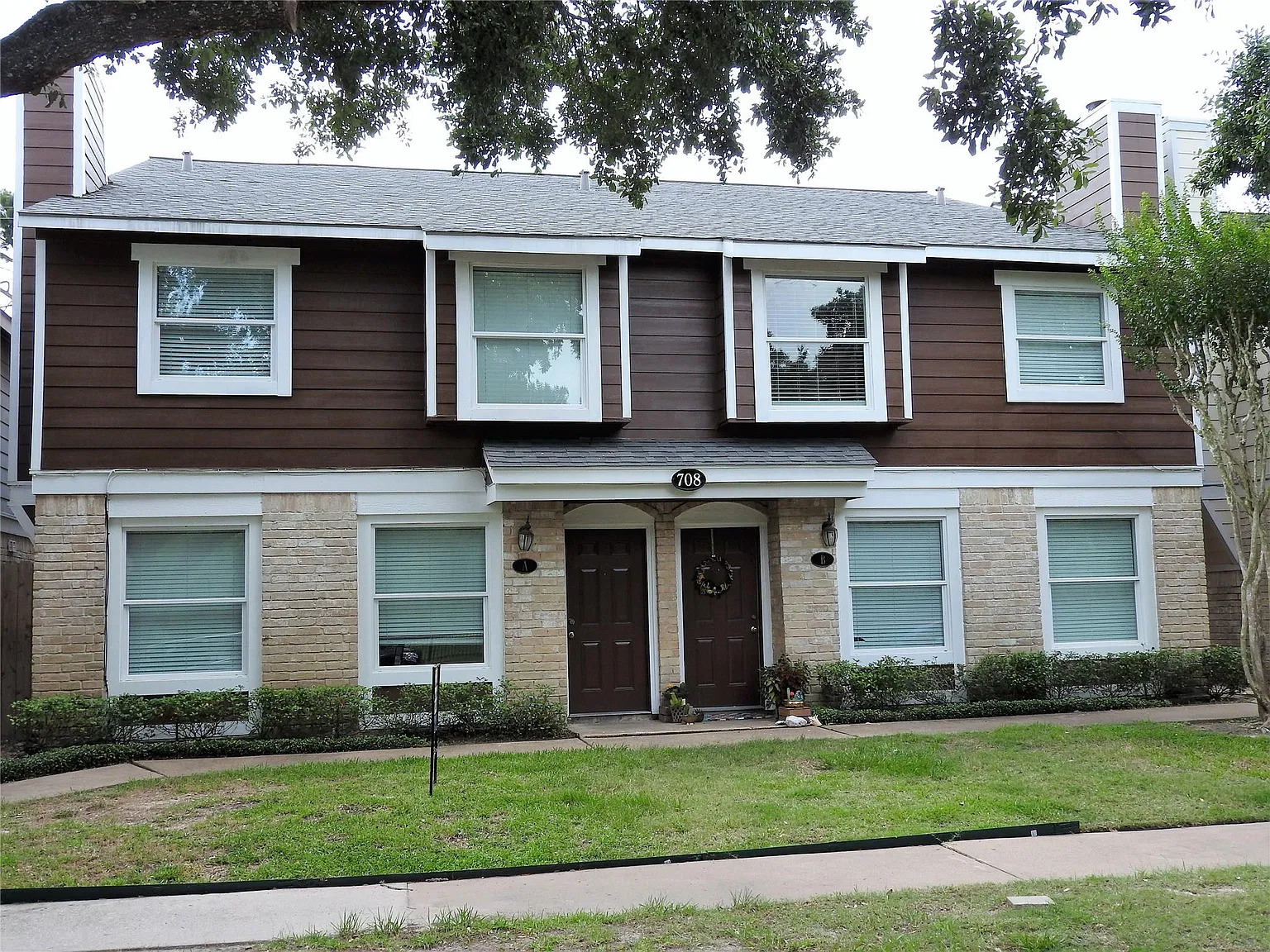 3 bed, 2.0 bath, 1052 sqft, $1,350 — Photo 1