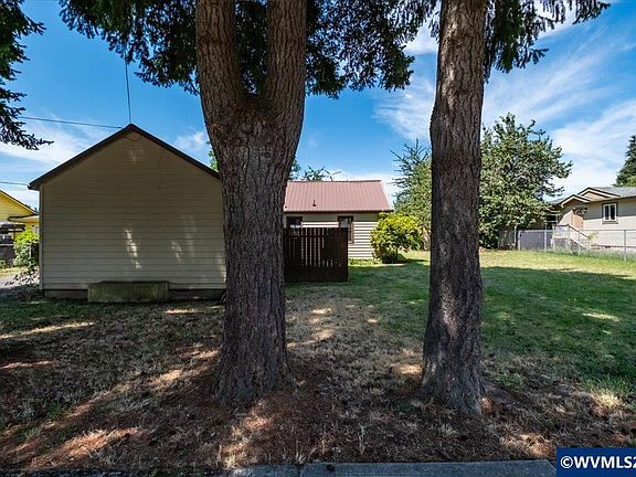 4th image of 1044 23rd Ave