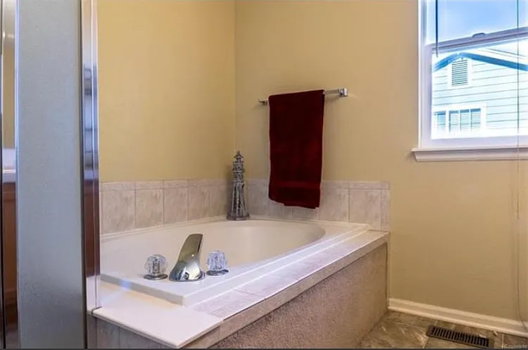 11640 Crow Hill Dr — Photo 22
