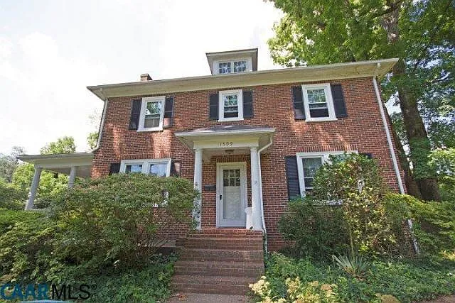 1509 Oxford Rd photo 1