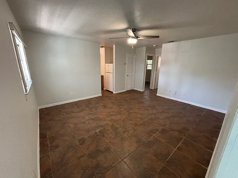 Polaris Apartments — Photo 4