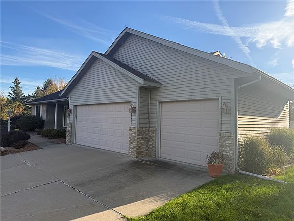 3rd image of 911 Windsong Lane