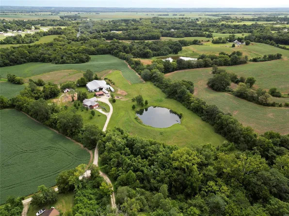 70 Hartley Ln, Elsberry, MO 63343