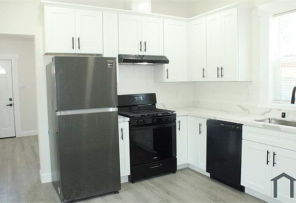 5th image of 615 Porter St
