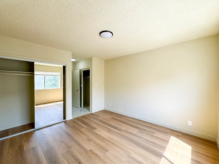 4375 York Blvd #111 — Photo 18