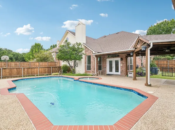 7410 Silverthorn Dr, Rowlett, TX 75089