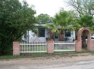 1010 Alex St, Lockhart, TX 78644