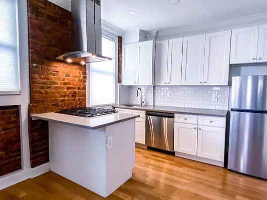 Rented by Voro New York | media 71