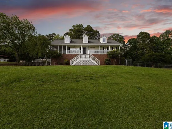 1070 Mountain View Trl, Hayden, AL 35079