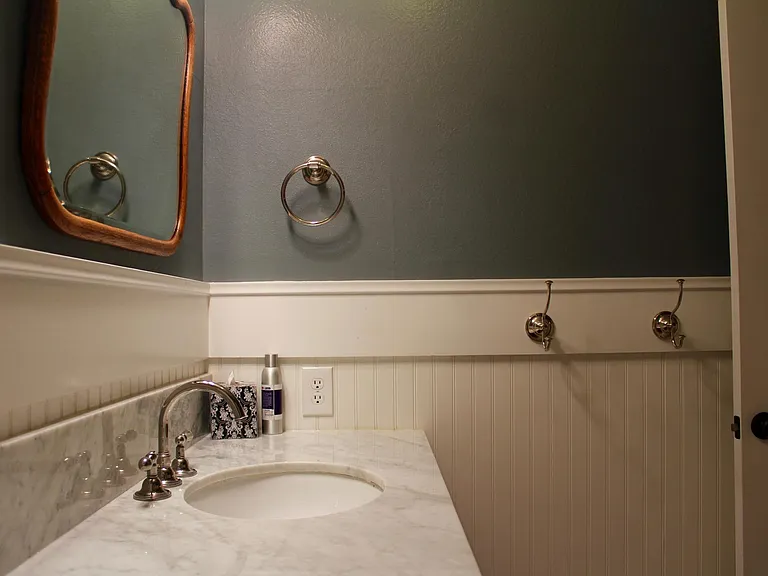 10757 Hortense St — Photo 14