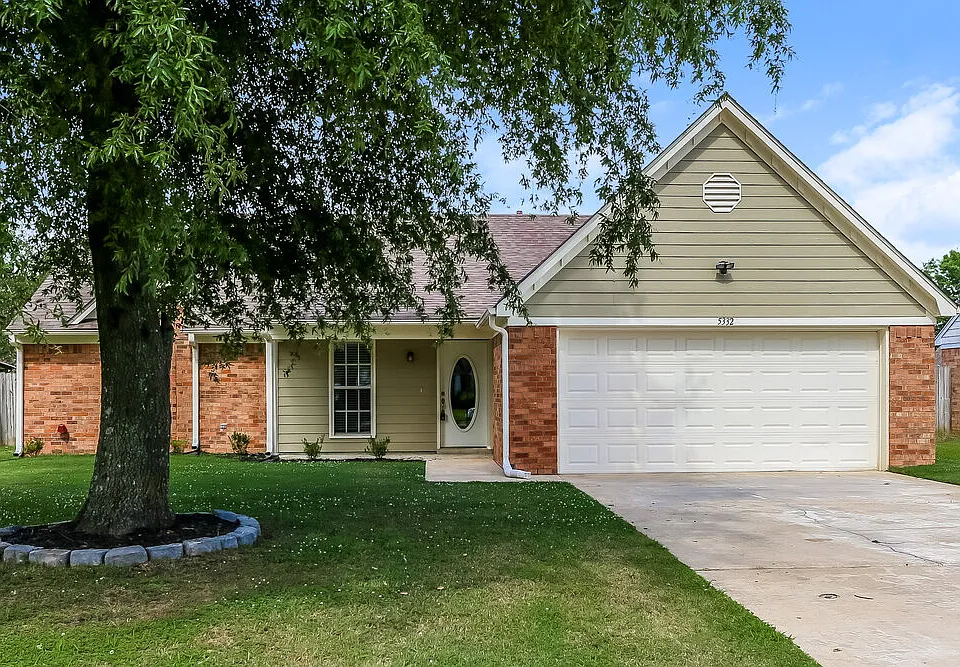 5332 Woodchase Dr