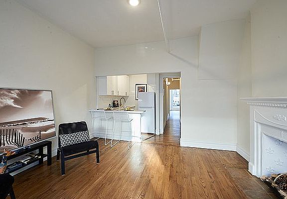3rd image of 524 W 140th St #3