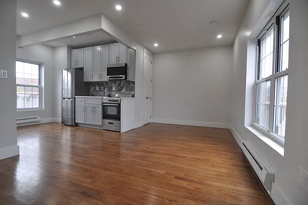 Rented by Bohemia Realty Group | media 7