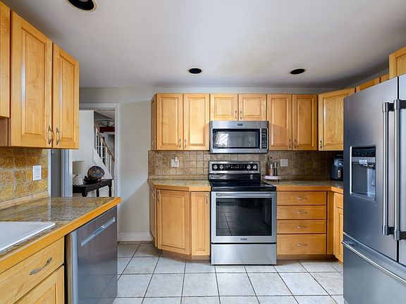 5th image of 17 Bonnie View Dr