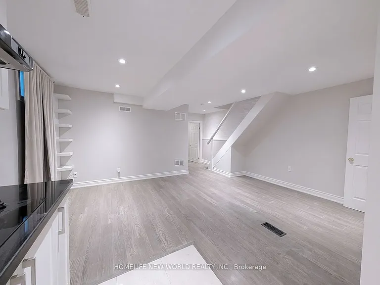 10 Dixon Ave #LOWER — Photo 4