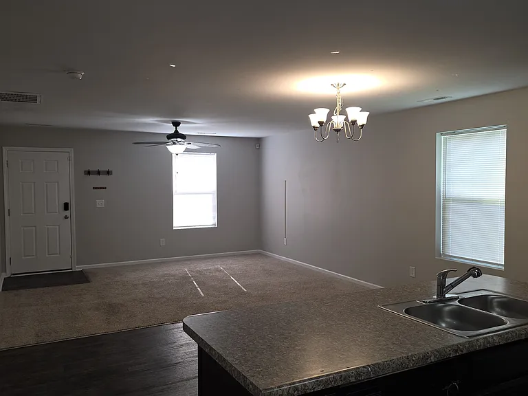 553 Old Salem Dr — Photo 7